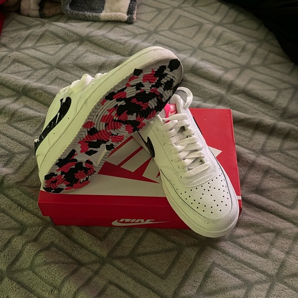 Nike Shoes - WMNS Nike Court Vision low